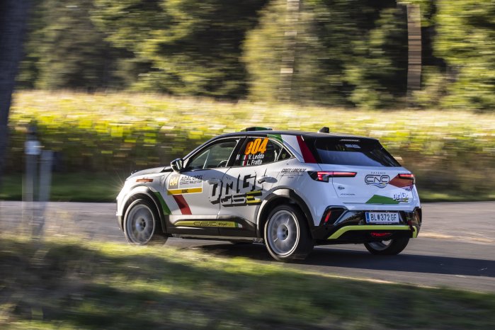 electrifying-premiere-adac-opel-gse-rally-cup-makes-its-debut-at-the-sanremo-rally (3).jpg