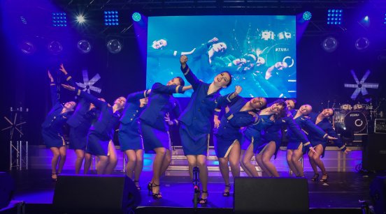 Weihnachten und Silvester (Fest das Ruder in der Hand - Wunderland Cruise Lines nimmt an den Fei.jpg