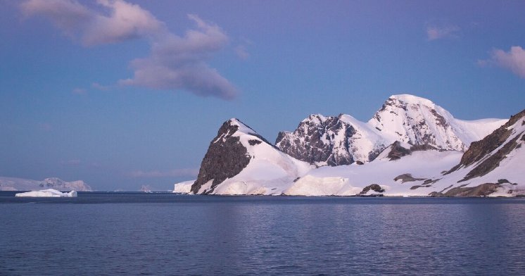 Intrepid Travel-Peregrine Adventures-Antarctica_Gerlache Straight_078-6.jpg