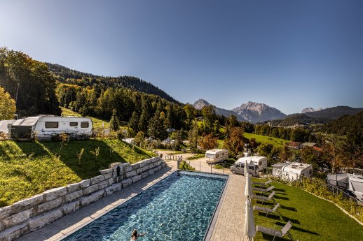 Pool-Herbst Bergblick_m.jpg