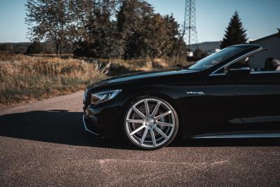 Starkes Luxus-Cabrio mit feinem Schuhwerk - Deville am Mercedes-AMG S 63
