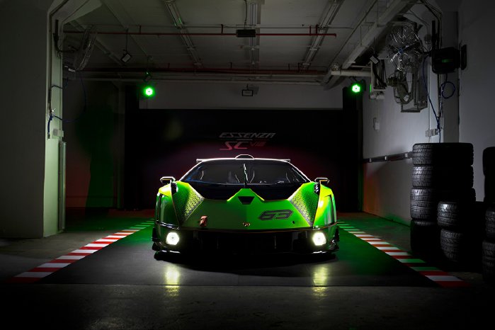 Lamborghini_Essenza_SCV12_2020_--_Front_Green_607383_1280x853.jpg