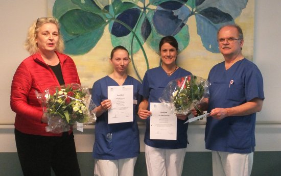2016-03-30 - Ausbildungsabschluss Atmungstherapeuten (1) - Rathje Ina - Hofmeier Anja - Sch.JPG