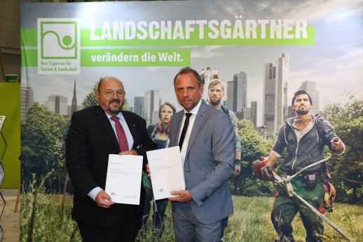 Beitritt Bayerische Klima-Allianz, G. Zäh, T. Glauber.JPG