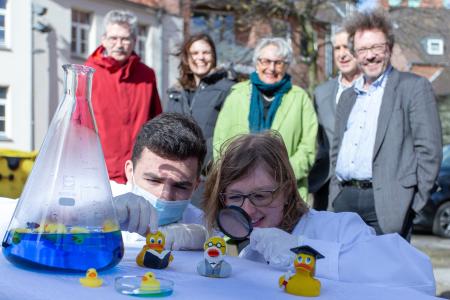 Pressegespräch vor der Petri Kirche in Lübeck / Foto: TH Lübeck