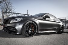 Stuttgarter V8-Coupé C 63 S auf Barracuda-Felgenklassiker Karizzma