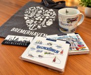 Bremerhaven verkauft zahlreiche Souvenirs an einem Info-Point. Erwartet werden in der Stadt Bremen rund 400.000 Gäste