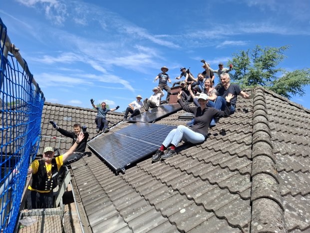 Stolze Solaranlagenbauer beim Montagekurs in Glücksburg.jpg