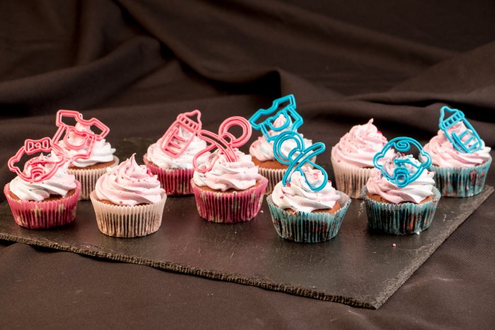 Cupcakes mit 3D Choco Topper aus mycusini 3D Choco Pink und Blue.jpg