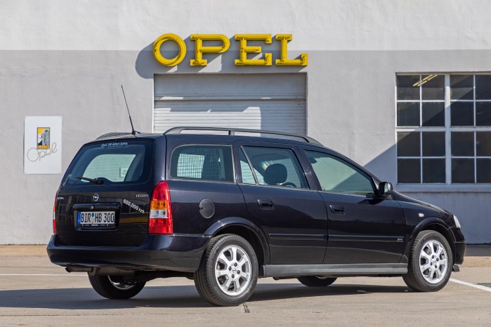 Opel-Astra-Caravan-514982.jpg