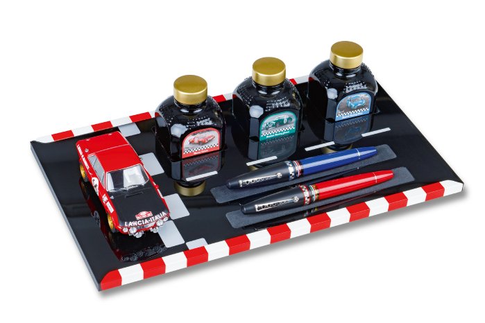 6 Racing-Desk-02-Isometric.png