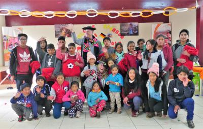 Vicki und Rolf Sorg besuchen Patenkinder im World Vision Projektgebiet Acoria. Copyright PM International