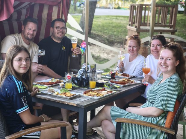 Familie Terrasse.jpg