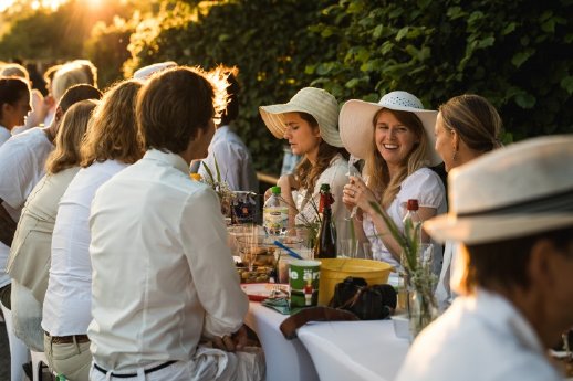 RAD_2018-06-07_Diner_en_blanc_in_Radolfzell_(2)__Nachweis_TSR_GmbH_Michael_Schrodt.JPG