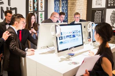 Die Ausstellung „Design on Stage“ während der Preisverleihung in Berlin zeigte alle ausgezeichneten Arbeiten / Foto ©: Red Dot