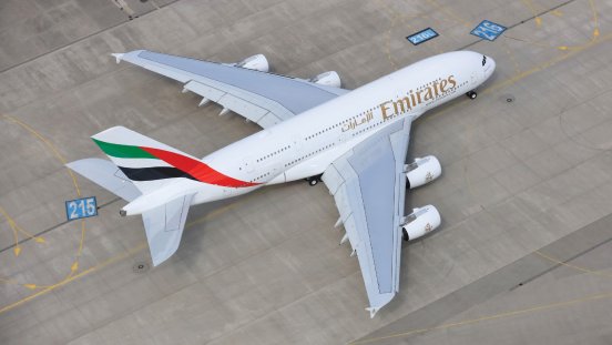 A380_EK_auf_Startbahn.jpg