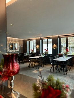 andREPEAT-Koeln-Airport-Weihnachten-(c)bmine.de  (4).jpg