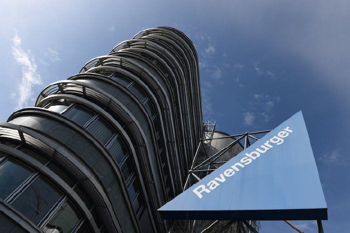 03_Ravensburger_Gebäude und Logo.jpg