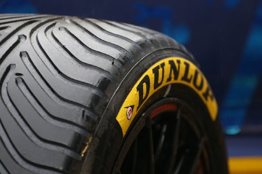 2015-11-13 Dunlop Motorsport Reifen Nuerburgring.jpg