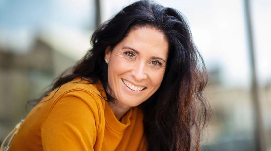 02_Weisse_Zaehne_ohne_Stress-_sanfte_Tipps_fuer_ein_helleres_Laecheln.webp