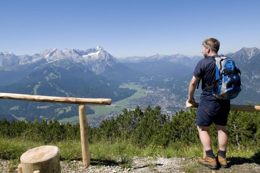 Wandern mit guter Ausrüstung_Copyright_Garmisch-Partenkirchen Tourismus_.jpg