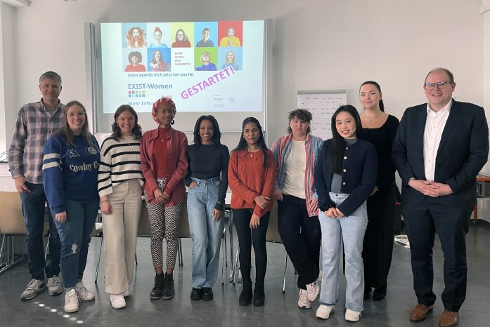 PM_28_2025 - ExWom-Gruppe-2.jpg