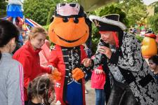 Rückblick Piratentag 2017 in Kernie´s Familienpark (Die Piraten Kernie und Sänger und Entertainer Willi Girmes  gingen im vergangenen Jahr gemeinsam im Wunderland Kalkar vor Anker) 