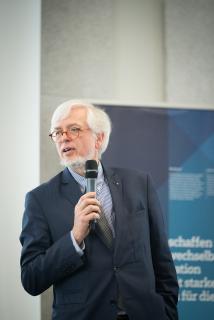 Staatsrat Gerd-Rüdiger Kück bei seiner Ansprache / Fotograf: Shuvo Sarkar