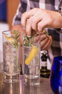 Genuss-Schiff Ahoi!" auf dem Bodensee - mit Gin, Whisky & Rum aus der Vierländerregion (Foto: Chris Danneffel)