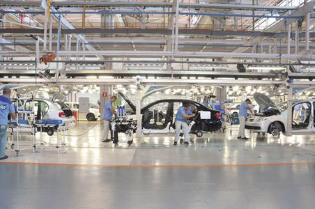 Die gute Stimmung hat ihren Preis – die Herstellkosten sind in Brasilien sehr hoch. (Im Bild: VW-Werk in Taubaté). Foto: Volkswagen
