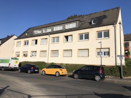 Wohngebäude in Rüdesheim vor der Sanierung Bild ecoworks GmbH.JPG