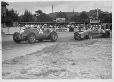 Der Motorsport war eine Domäne des Pirelli Stella Bianca. Beim Grand Prix von Lausanne 1949 liegt Alberto Ascari im Ferrari vor Emilio Giuseppe Farina im Maserati.