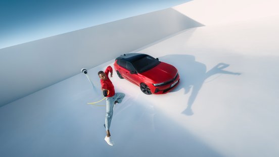 OpelAstraSportsTourerElectric (3).jpg