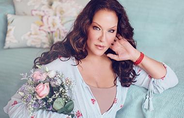 Premiere bei CHANNEL21: Allegra Curtis präsentiert Christine Kaufmann Kosmetik