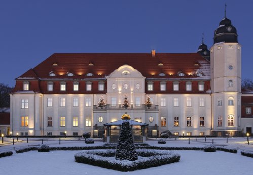 Schlosshotel_im_Winter.jpg