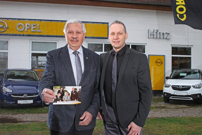 Seit 30 Jahren Opel Handler Die Pioniere Von Berlin Bis Dresden Opel Automobile Gmbh Pressemitteilung Lifepr