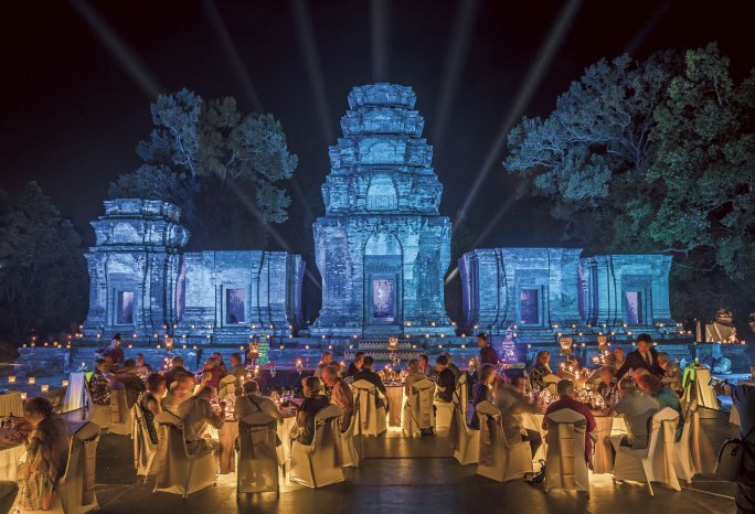 SARC_Enrich_Angkor_Temple_Dinner_and_Apsara_Show_Light_Strobes_Cambodia_004.jpg