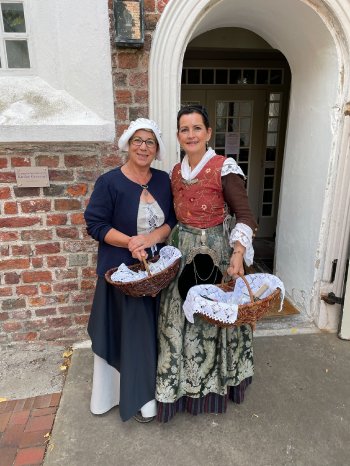 Daje und Geeske_CCBYSA_TouristikGreetsiel.jpg