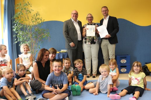 PauleCichowski-RehmMischakZertifikat_KinderZähnezeigen.jpg