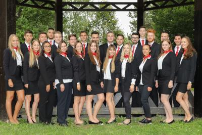 25 neue Auszubildende haben jetzt bei der Taunus Sparkasse ihre Ausbildung begonnen