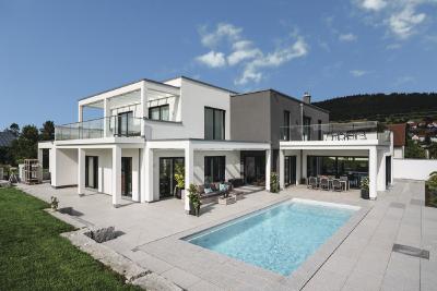 Bauherrengeschichte: Elegante Bauhausvilla von WeberHaus
