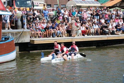 Steinbeis Papierboot Regatta © Steinbeis, Veronika Warmers (25).JPG