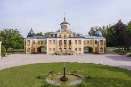 Schloss Belvedere ist Teil des UNESCO-Welterbes Klassisches Weimar. 2021 sind Schloss, Park und Orangerie Aueßnstandort der BUGA