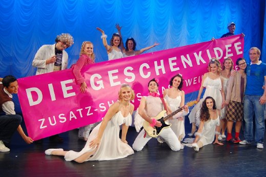 MusicalHERZKLOPFEN_Die Darsteller freuen sich auf sechs Zusatz-Shows nach Weihnachten.jpg