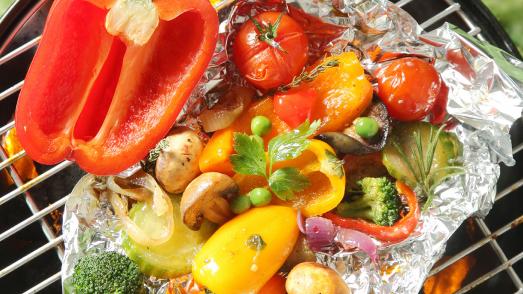 Die Grillsaison bietet viele Möglichkeiten, sich gesund zu ernähren. Copyright: © shutterstock.com | stockcreations