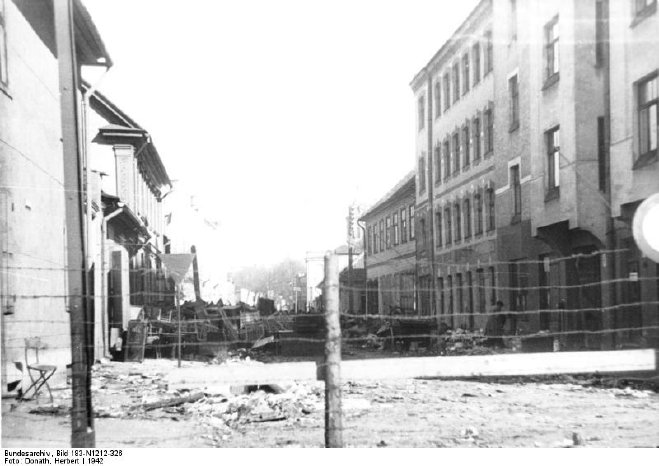 Bundesarchiv_Bild_183-N1212-326,_Riga,_Judenghetto.jpg