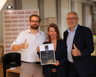 (v.l.): Wolfgang Ernhofer (für ACHEMA-TV zuständiger Redakteur PROCESS), Anna Stelzenmüller (Producerin) und Gerd Kielburger (Publisher und Chefredakteur PROCESS) (Foto: PROCESS)