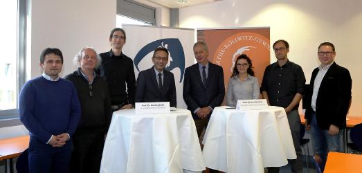 Käthe-Kollwitz-Gymnasium aus Neustadt a.d.W. und Hochschule Worms starten die Kooperation neugierig und optimistisch. Foto/Dorothea Hoppe-Dörwald