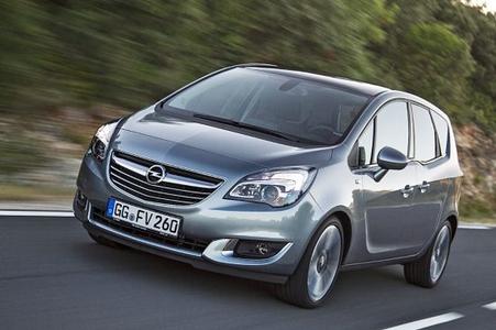 Neuer Opel Meriva: Das erste und bislang einzige für sein ergonomisches Gesamtkonzept ausgezeichnete Serienauto der Welt überzeugt rundum – im Innenraum mit hochmodernem IntelliLink-Infotainment-System und unter der Motorhaube mit dem komplett neu entwickelten, 100 kW/136 PS starken Opel-Flüsterdiesel 1.6 CDTI, © GM Company