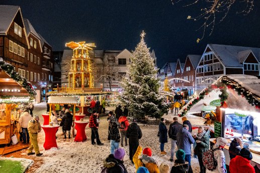 Stade Weihnachtsmarkt Pferdemarkt Schnee Winter_STADE Marketing_Elsen (2).jpg